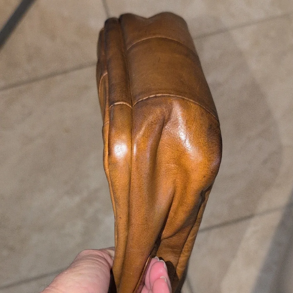 World Korea Brown Leather Messenger Bag for Men